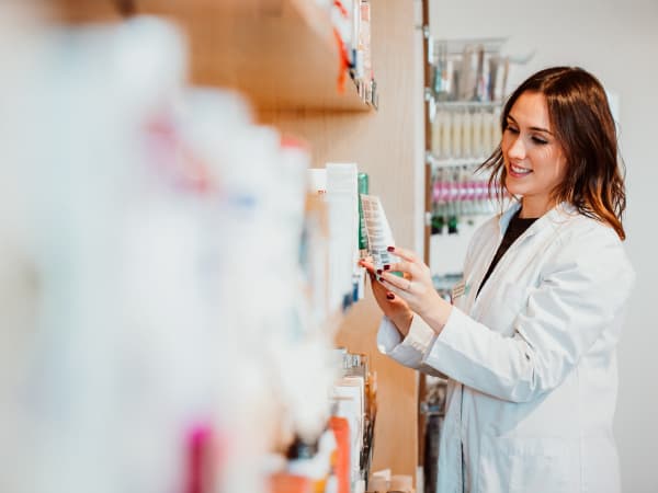 600x450_features_pharma2_1x.webp